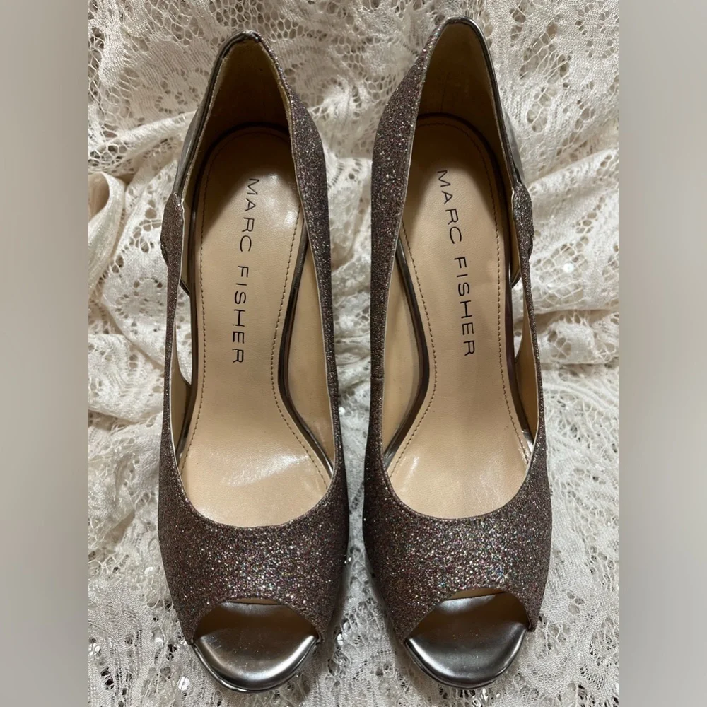 Marc Fisher/women’s Hi-heel platform sparkling dress shoes, size7M, worn once - Picture 2 of 7